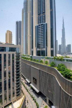Luxury 1BR With Burj Khalifa View in a 5 star Hotel Facilities - 5 min walk to Dubai Mall